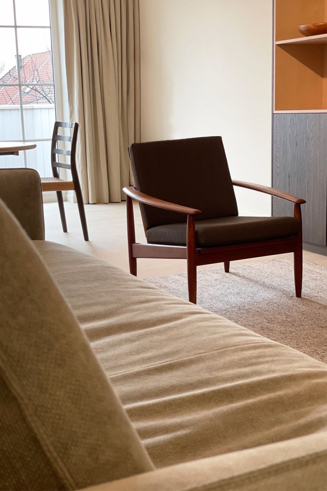 appartement, woonkamer, nieuwbouw, Niels Otto Möller, vintage, Mazzega, Carlo Mason, interieur, interieurarchitect, inrichting